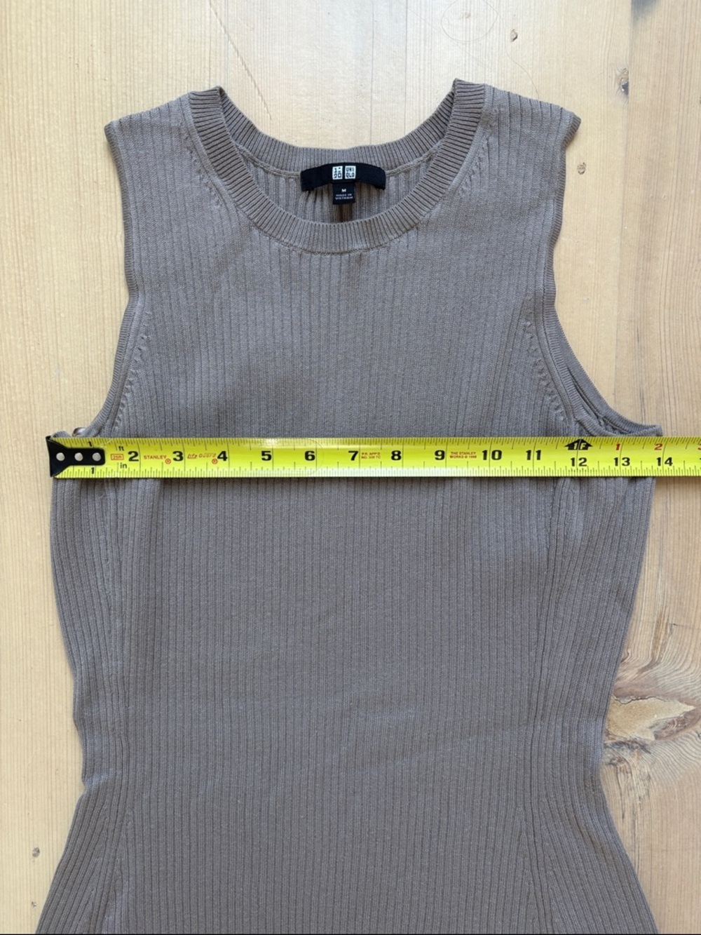 Uniqlo Sleeveless Ribbed Knit Midi Dress in Taupe - Medium - Picture 4 of 8